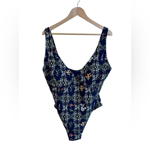 AGUA BENDITA X Target Dainty Floral Tile Print Cheeky One Piece Swimsuit 2X - Picture 4 of 7